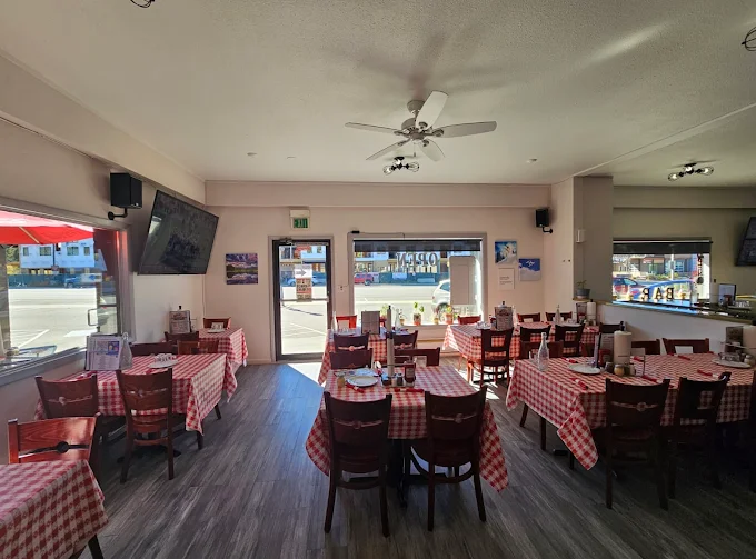 Dining room interior at James Peak Pizza