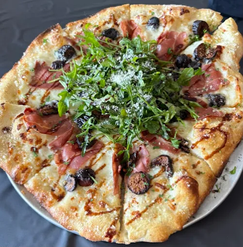 Fraser River Fig signature pizza